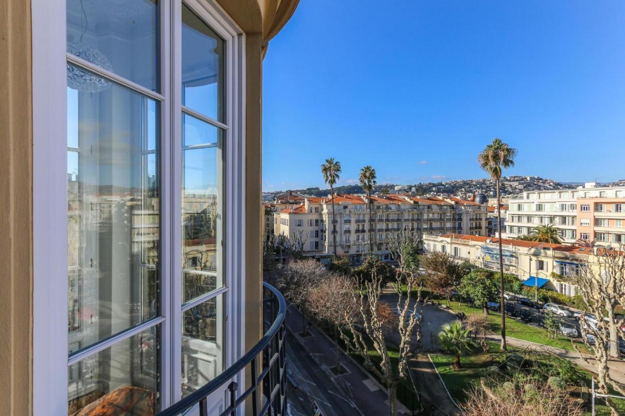 Modern Walking Distance To Beach In Carre D'or Leilighet