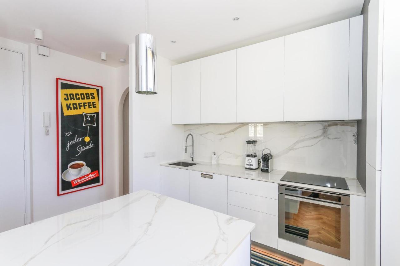 Modern Walking Distance To Beach In Carre D'or Leilighet Nice